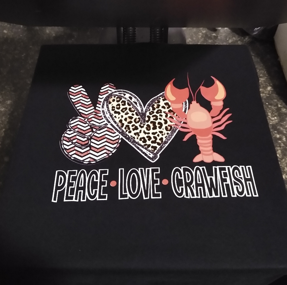 PEACE LOVE CRAWFISH